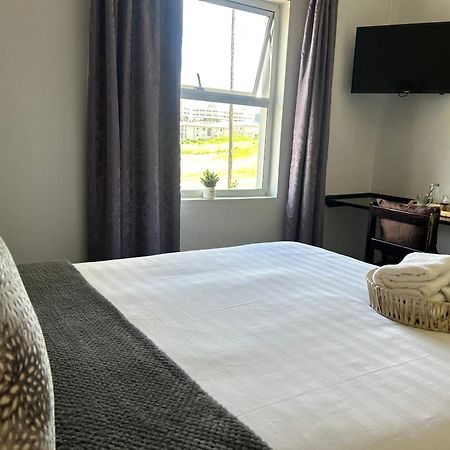 Skyfly Bed & Breakfast Manzini Exterior photo