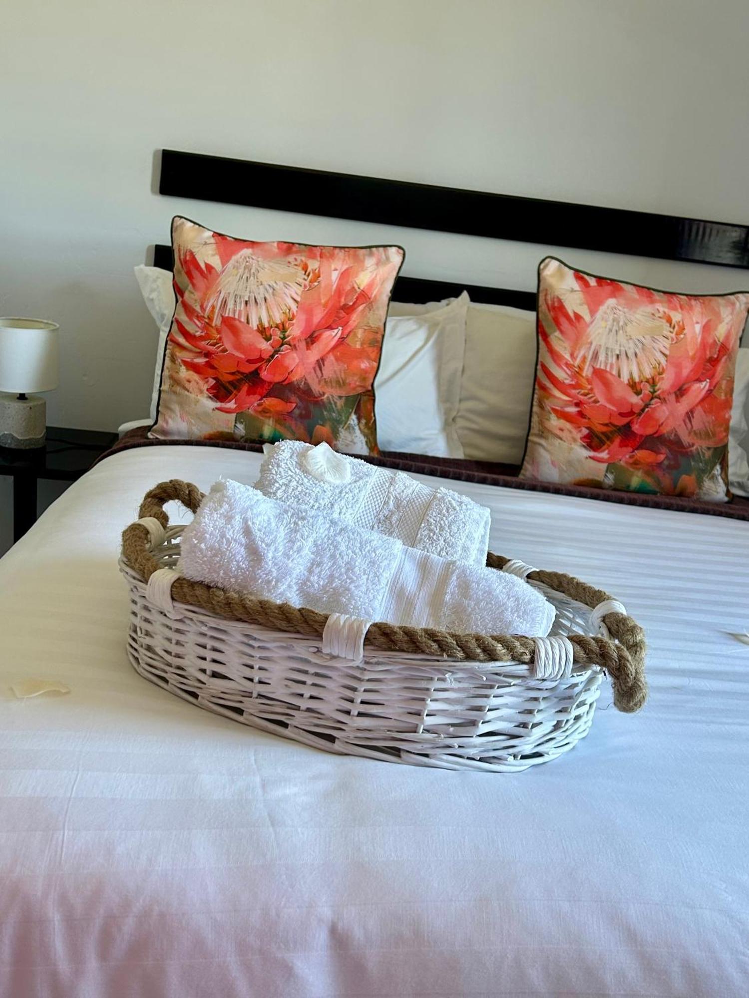Skyfly Bed & Breakfast Manzini Exterior photo